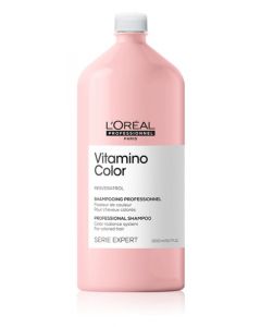 bouteille rose de shampooing cheveux colorés vitamino color, l'oréal professionnel série expert 1500 ml